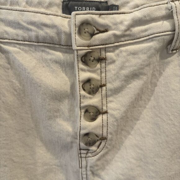 Torrid Womens Mini Denim Skirt Button Fly Beige Boho Y2K Preppy  Size 18 - Picture 3 of 8